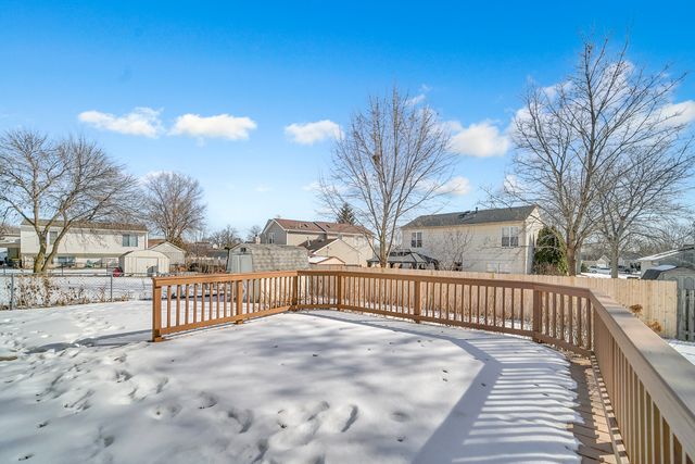 813 Kansas Street, Carol Stream, IL 60188