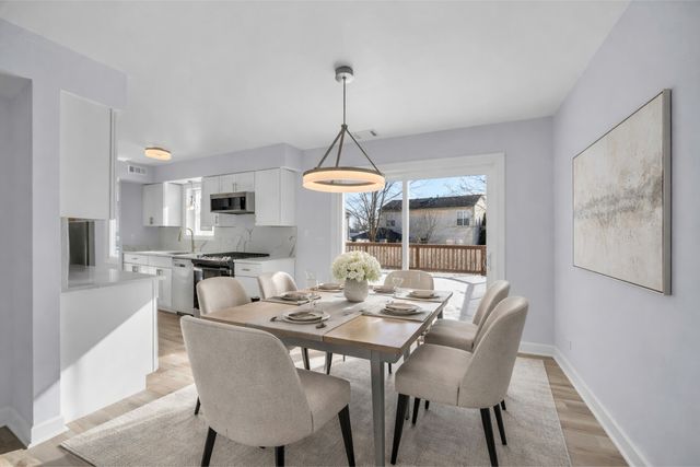 813 Kansas Street, Carol Stream, IL 60188