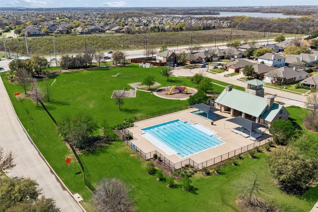 909 Sedona Street, Little Elm, TX 75068