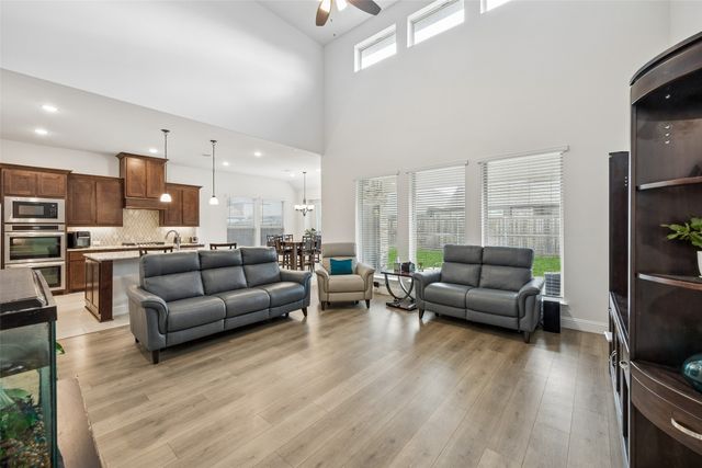 909 Sedona Street, Little Elm, TX 75068