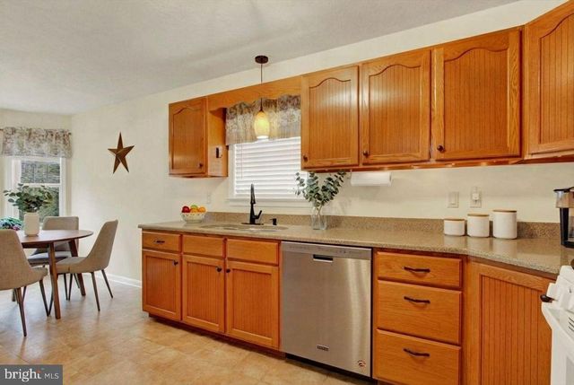 13 FIELDCREST DR, Littlestown, PA 17340