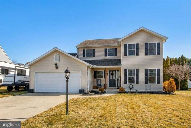 13 FIELDCREST DR, Littlestown, PA 17340