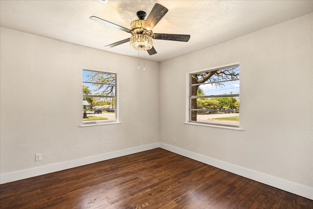 201 E 3rd Street, Weatherford, TX 76086