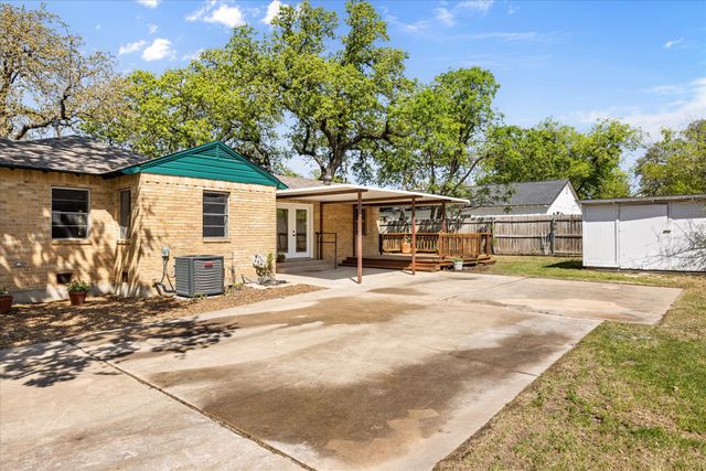 201 E 3rd Street, Weatherford, TX 76086