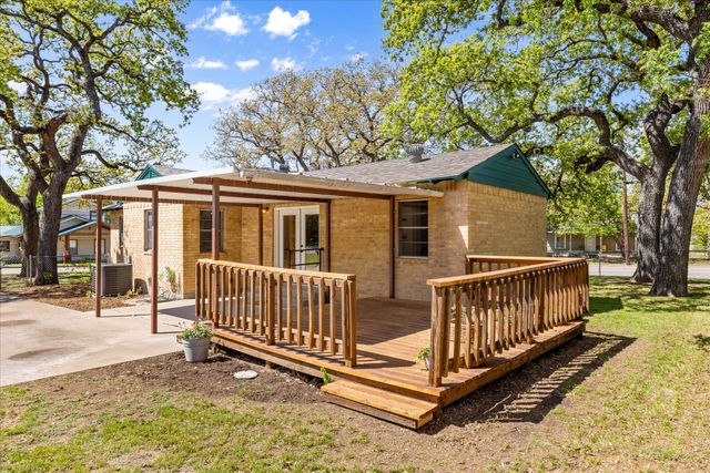 201 E 3rd Street, Weatherford, TX 76086