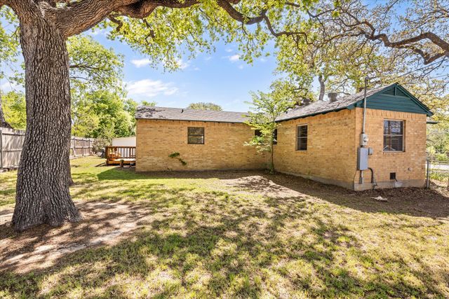 201 E 3rd Street, Weatherford, TX 76086