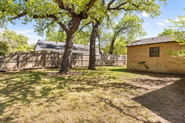 201 E 3rd Street, Weatherford, TX 76086