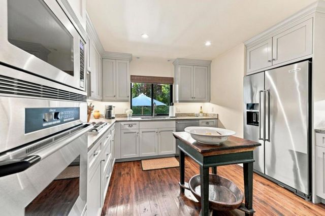 1252 Sharon Park Drive, Menlo Park, CA 94025