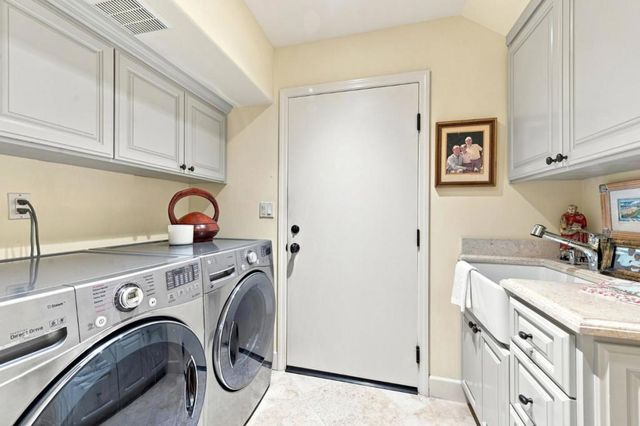 1252 Sharon Park Drive, Menlo Park, CA 94025