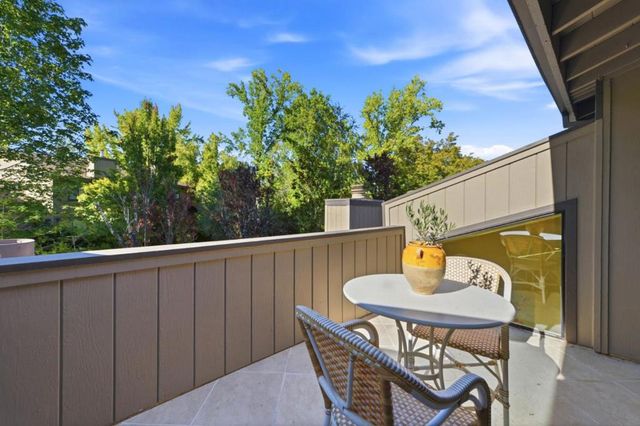 1252 Sharon Park Drive, Menlo Park, CA 94025