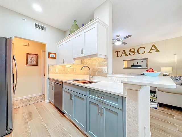 960 COOPER STREET 203, Venice, FL 34285