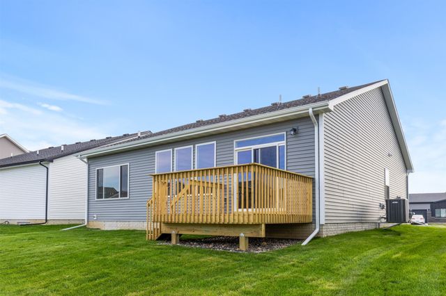 1065 NW Yorktown Drive, Waukee, IA 50263