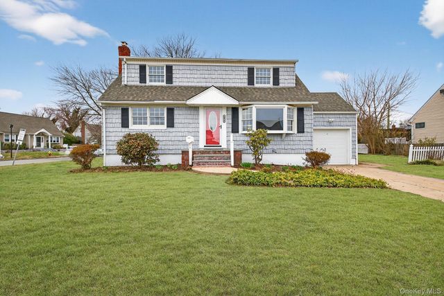4072 Maywood Drive, Seaford, NY 11783