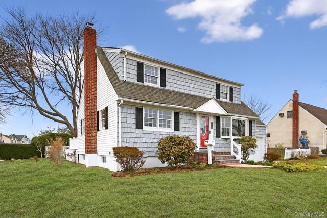 4072 Maywood Drive, Seaford, NY 11783