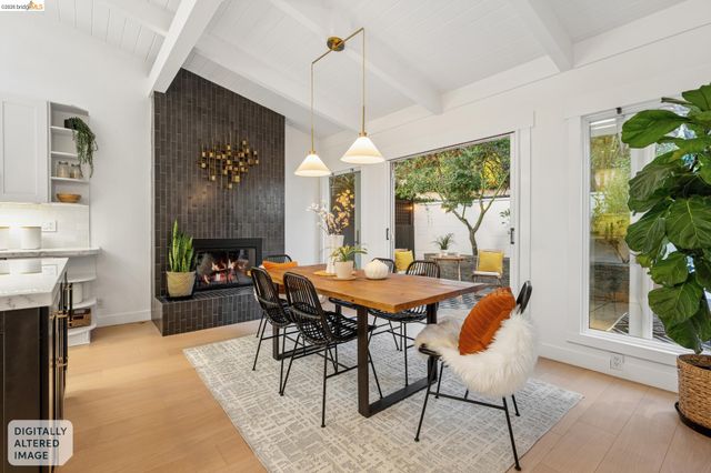 6930 Snake Rd, Oakland, CA 94611