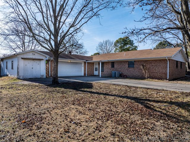111 Meadowlark Lane, Durant, OK 74701