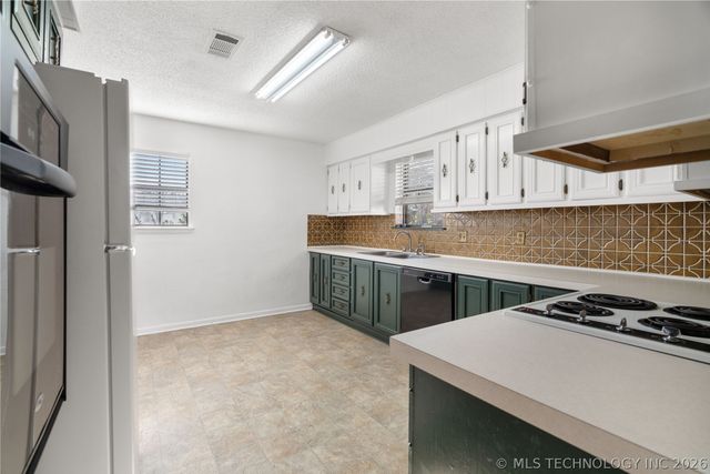 111 Meadowlark Lane, Durant, OK 74701