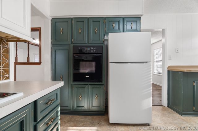 111 Meadowlark Lane, Durant, OK 74701