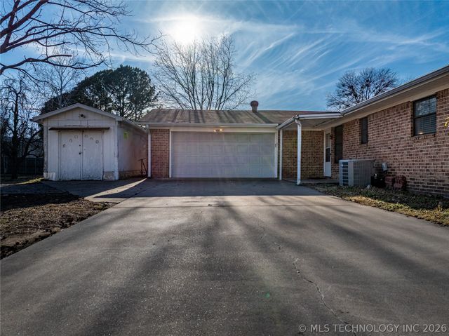 111 Meadowlark Lane, Durant, OK 74701