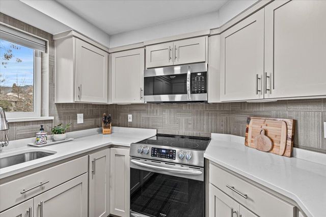 372 Glenn Street, Ashland, OR 97520