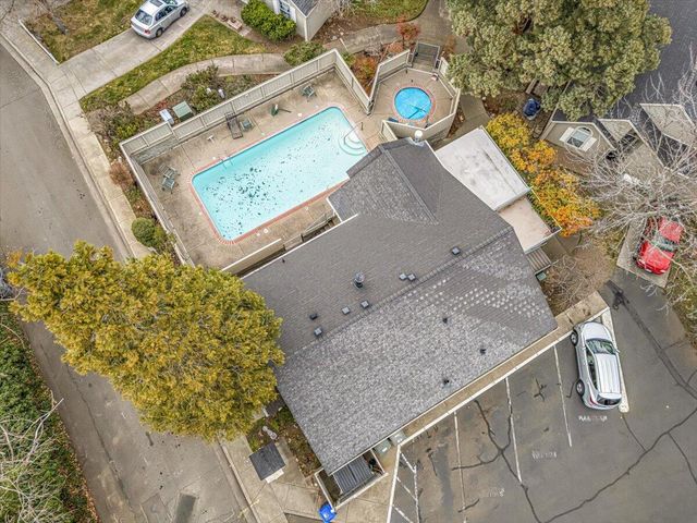 372 Glenn Street, Ashland, OR 97520