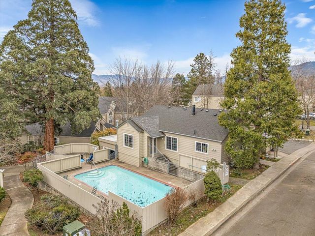 372 Glenn Street, Ashland, OR 97520