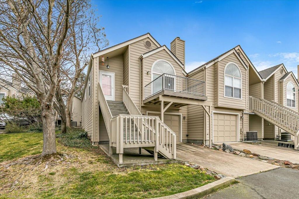 372 Glenn Street, Ashland, OR 97520