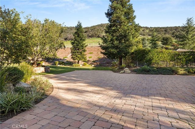 1005 Cheshire Hills Court, Westlake Village, CA 91361