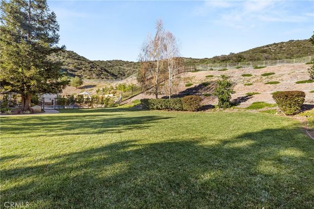 1005 Cheshire Hills Court, Westlake Village, CA 91361