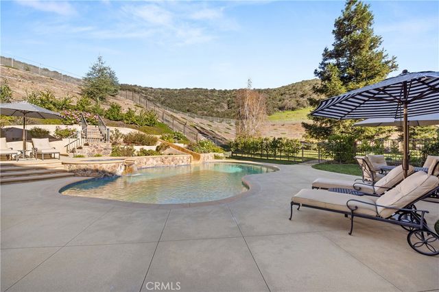1005 Cheshire Hills Court, Westlake Village, CA 91361