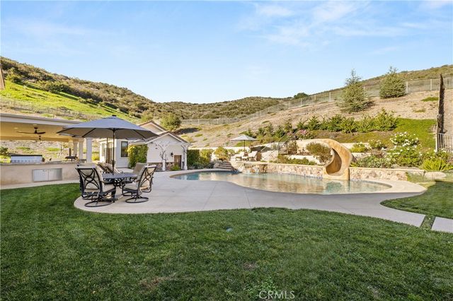 1005 Cheshire Hills Court, Westlake Village, CA 91361