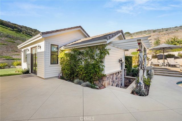 1005 Cheshire Hills Court, Westlake Village, CA 91361