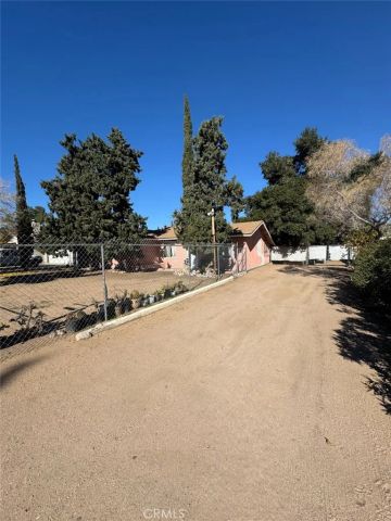 16366 Live Oak, Hesperia, CA 92345