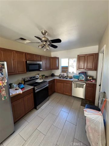 16366 Live Oak, Hesperia, CA 92345