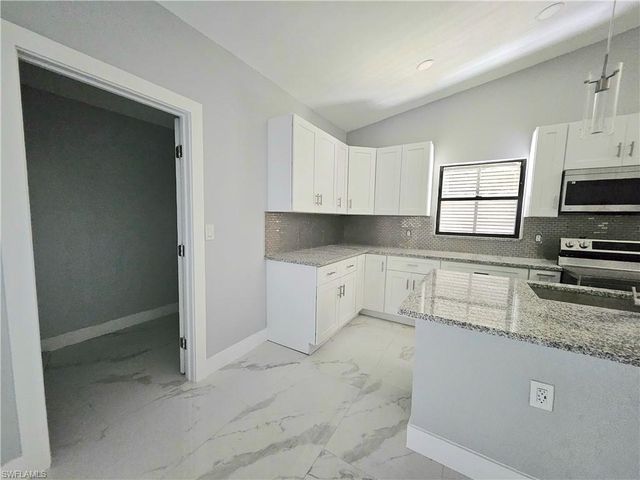 17745 PORT BOCA CT, Fort Myers, FL 33908
