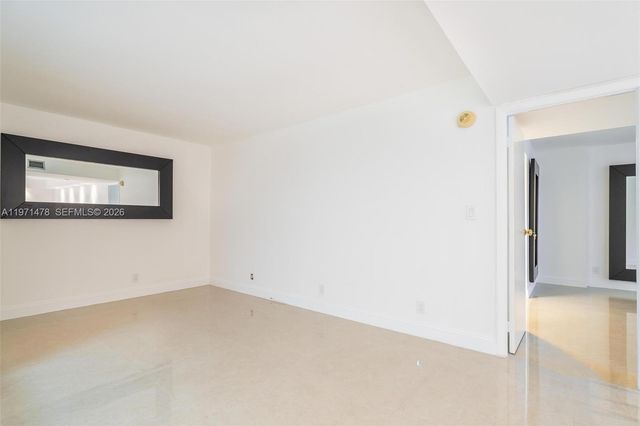 20347 W Country Club Dr TH15, Aventura, FL 33180