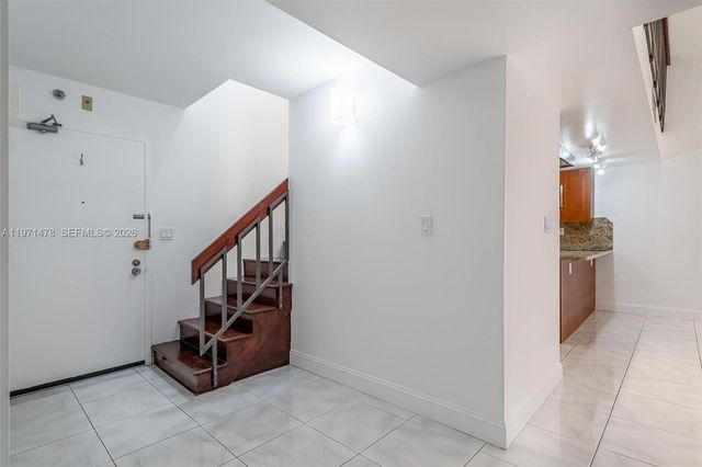 20347 W Country Club Dr TH15, Aventura, FL 33180