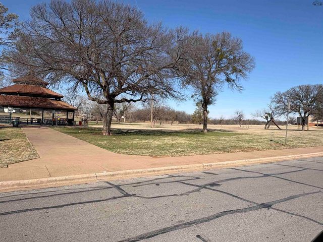 2219 LUCAS AVENUE, Wichita Falls, TX 76301