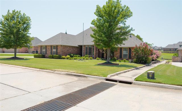2555 Cross Cut Lane, Choctaw, OK 73020