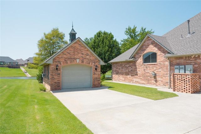 2555 Cross Cut Lane, Choctaw, OK 73020