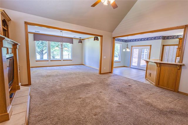 2555 Cross Cut Lane, Choctaw, OK 73020