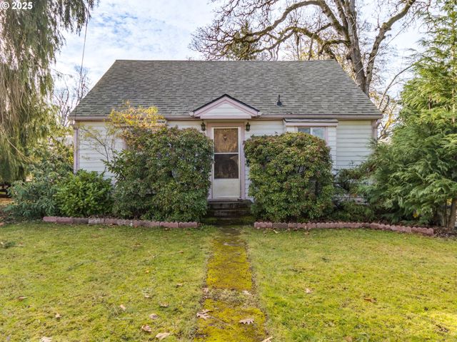 458 W HAYES St, Woodburn, OR 97071
