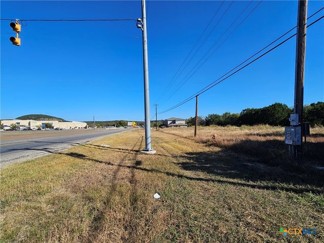 110 Maricopa Drive, Canyon Lake, TX 78133