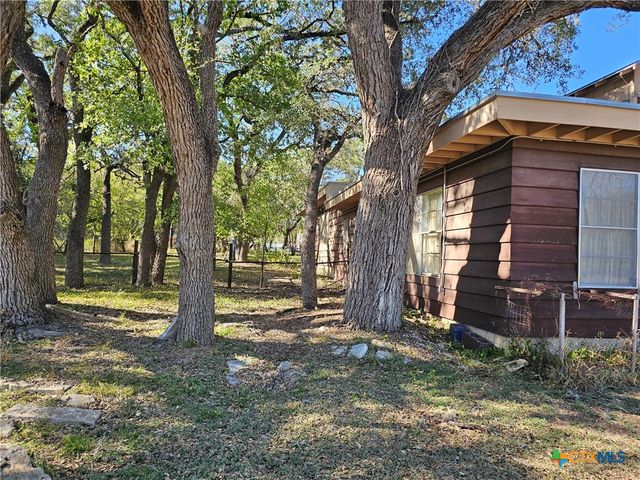 110 Maricopa Drive, Canyon Lake, TX 78133