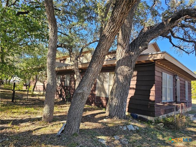 110 Maricopa Drive, Canyon Lake, TX 78133