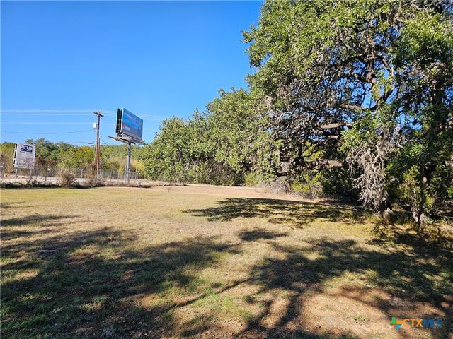 110 Maricopa Drive, Canyon Lake, TX 78133