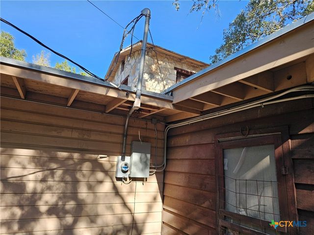 110 Maricopa Drive, Canyon Lake, TX 78133