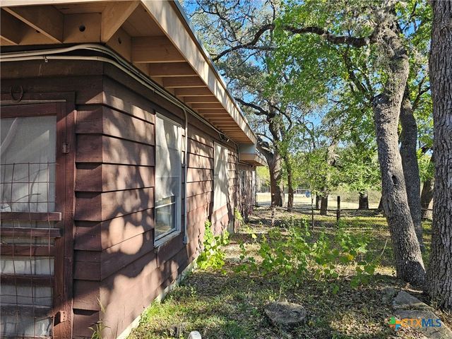 110 Maricopa Drive, Canyon Lake, TX 78133