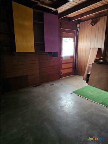 110 Maricopa Drive, Canyon Lake, TX 78133