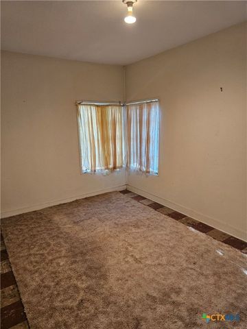 110 Maricopa Drive, Canyon Lake, TX 78133